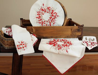 ML10103A Holiday Berry Wreath Napkin, 20''x20''